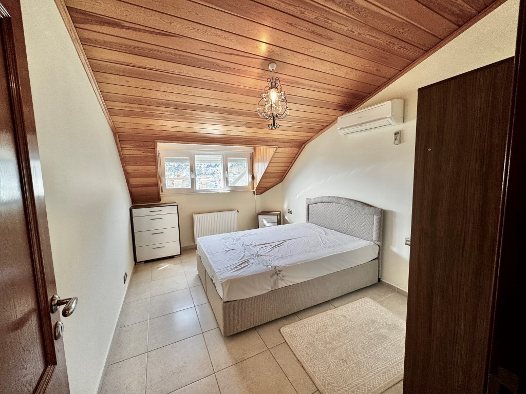 Просторная квартира 5+1 с видом на море и крепость в центре Алании. - Фото 24