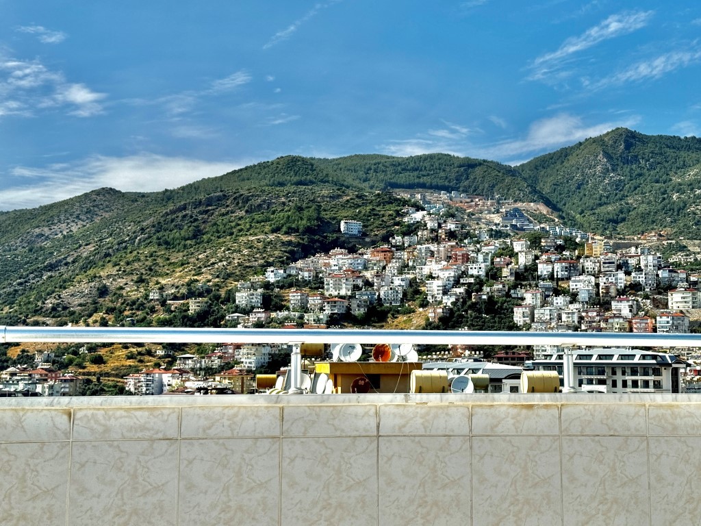 Просторная квартира 5+1 с видом на море и крепость в центре Алании. - Фото 34