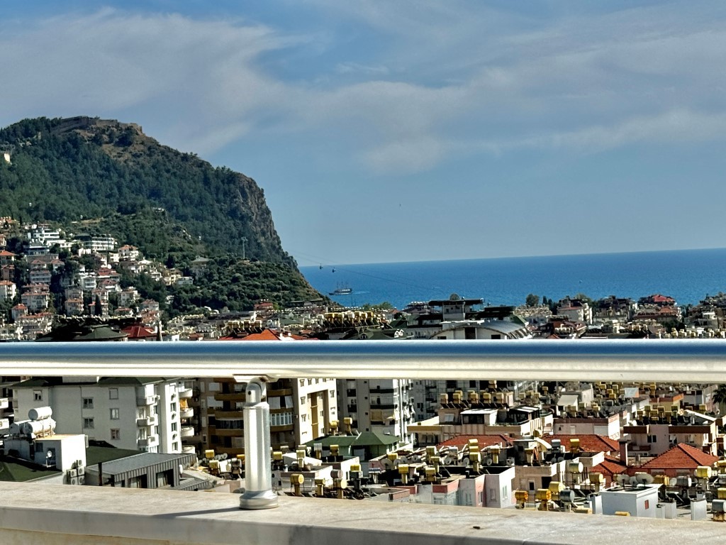 Просторная квартира 5+1 с видом на море и крепость в центре Алании. - Фото 35