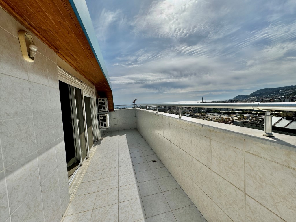 Просторная квартира 5+1 с видом на море и крепость в центре Алании. - Фото 32