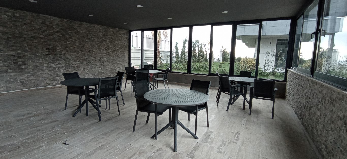 Современный жилой комплекс с разнообразными планировками в спокойном районе Бейликдюзю, Стамбул. - Фото 16