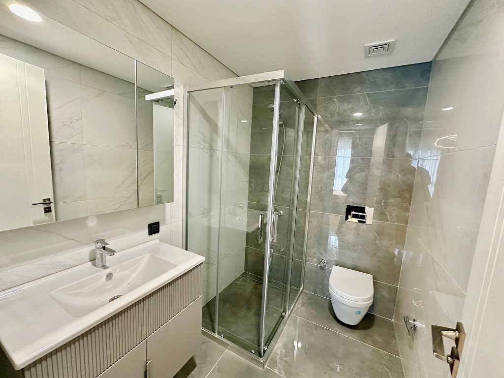 Новый современный жилой комплекс с различными планировками в районе Багджылар, Стамбул. - Фото 32