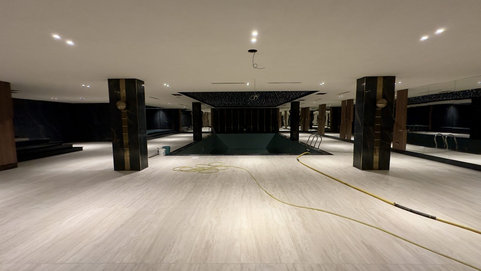 Апартаменты планировкой 1+1 рядом с морем в районе Тосмур. - Фото 16