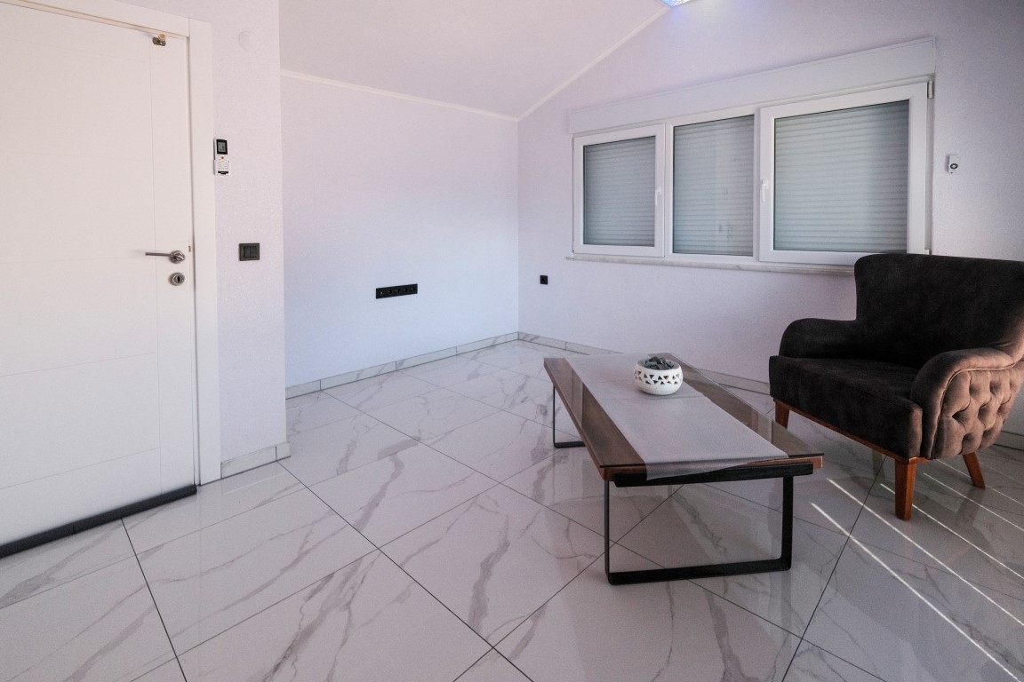 Пентхаус планировкой 3+1, 180 м², в районе Кестель. - Фото 30