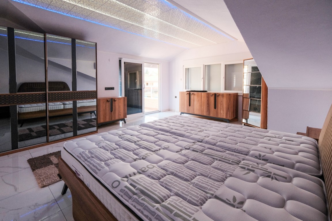 Пентхаус планировкой 3+1, 180 м², в районе Кестель. - Фото 26