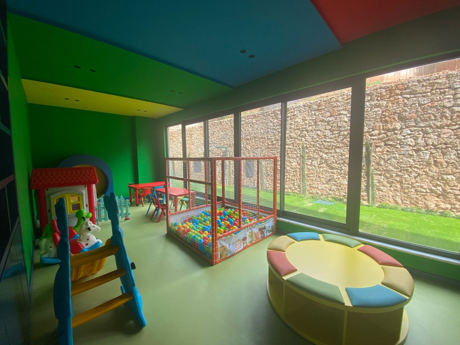 Уютные апартаменты планировкой 1+1 в районе Тосмур, всего в нескольких шагах от моря. - Фото 10