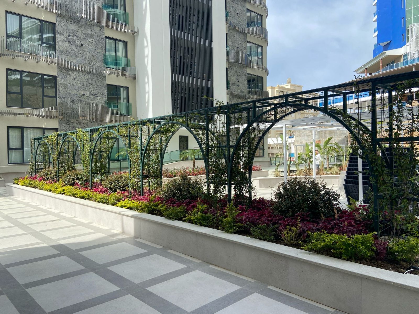 Апартаменты планировкой 1+1 рядом с морем в районе Тосмур. - Фото 15