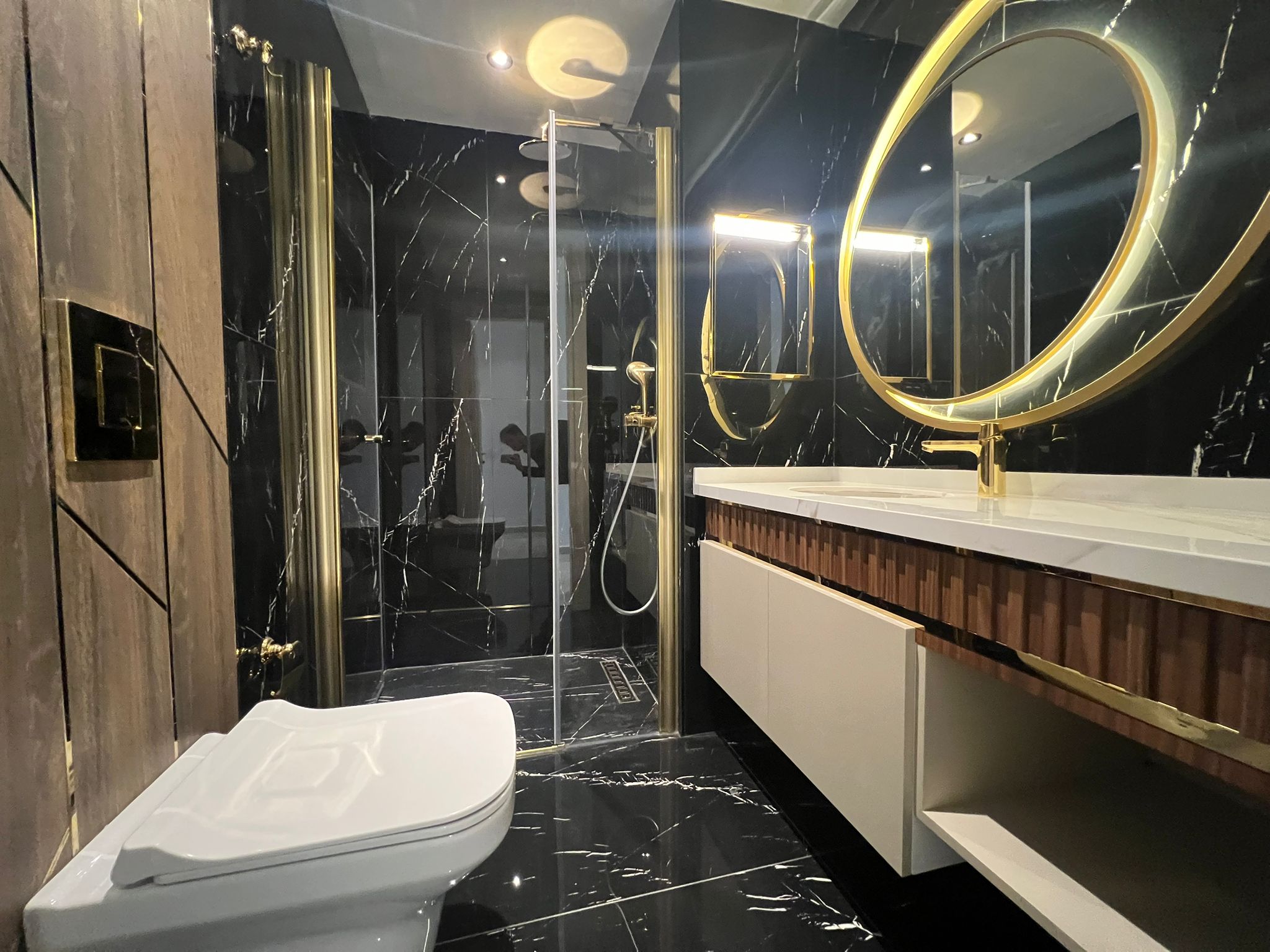 Апартаменты планировкой 1+1 рядом с морем в районе Тосмур. - Фото 45