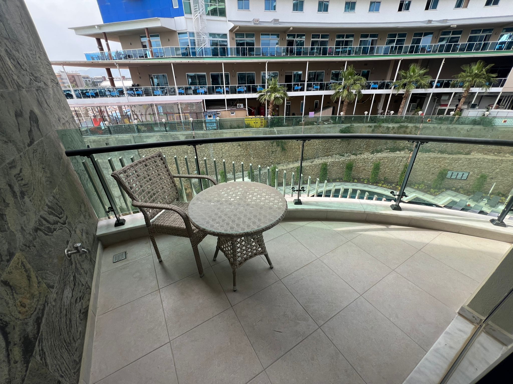 Уютные апартаменты планировкой 1+1 в районе Тосмур, всего в нескольких шагах от моря. - Фото 17