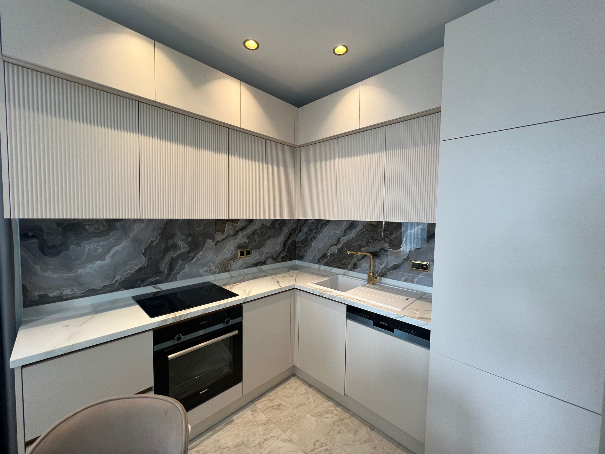 Уютные апартаменты планировкой 1+1 в районе Тосмур, всего в нескольких шагах от моря. - Фото 15