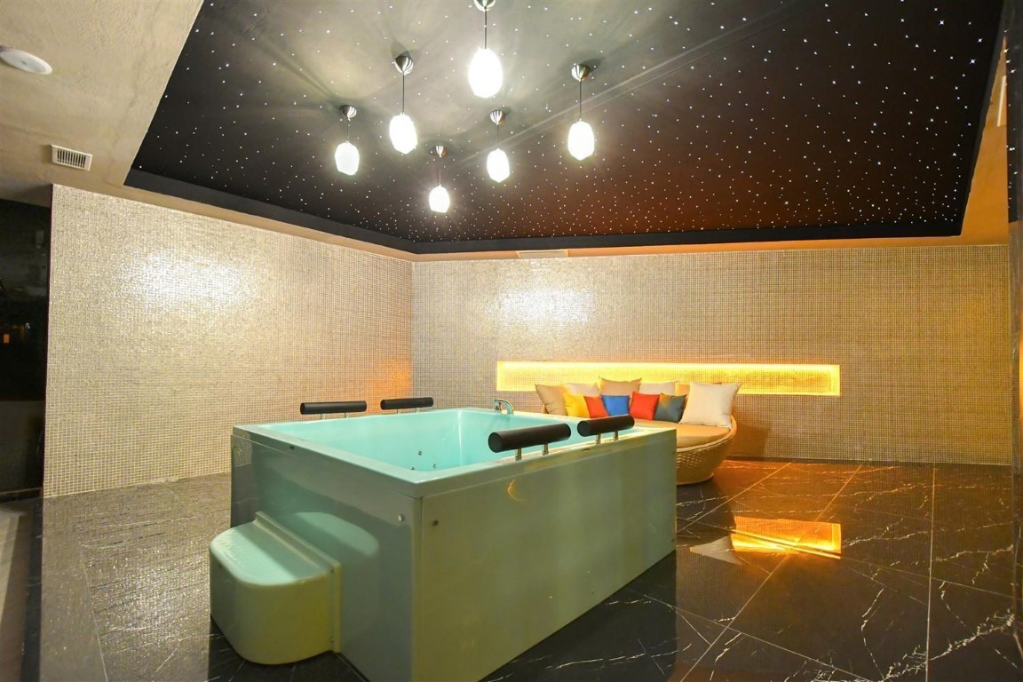 Апартаменты планировкой 1+1 рядом с морем в районе Тосмур. - Фото 33