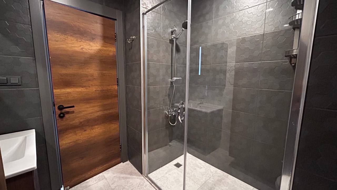 Меблированные апартаменты 1+1, 55 м² на 10 этаже в Махмутларе, в комплексе с развитой инфраструктурой. - Фото 27