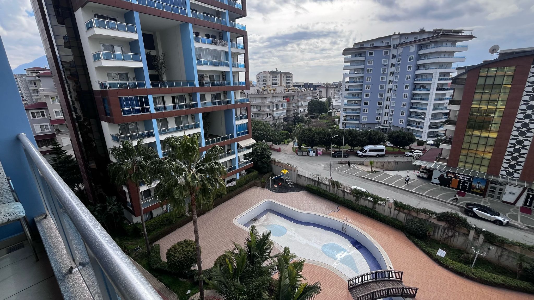 Просторная трехкомнатная квартира в районе Джикджилли. - Фото 21