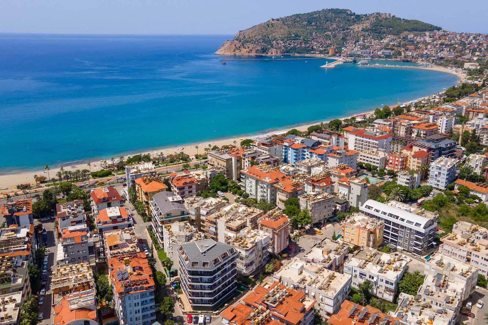 Двухкомнатная квартира с видом на город в центре Аланьи  - Фото 3