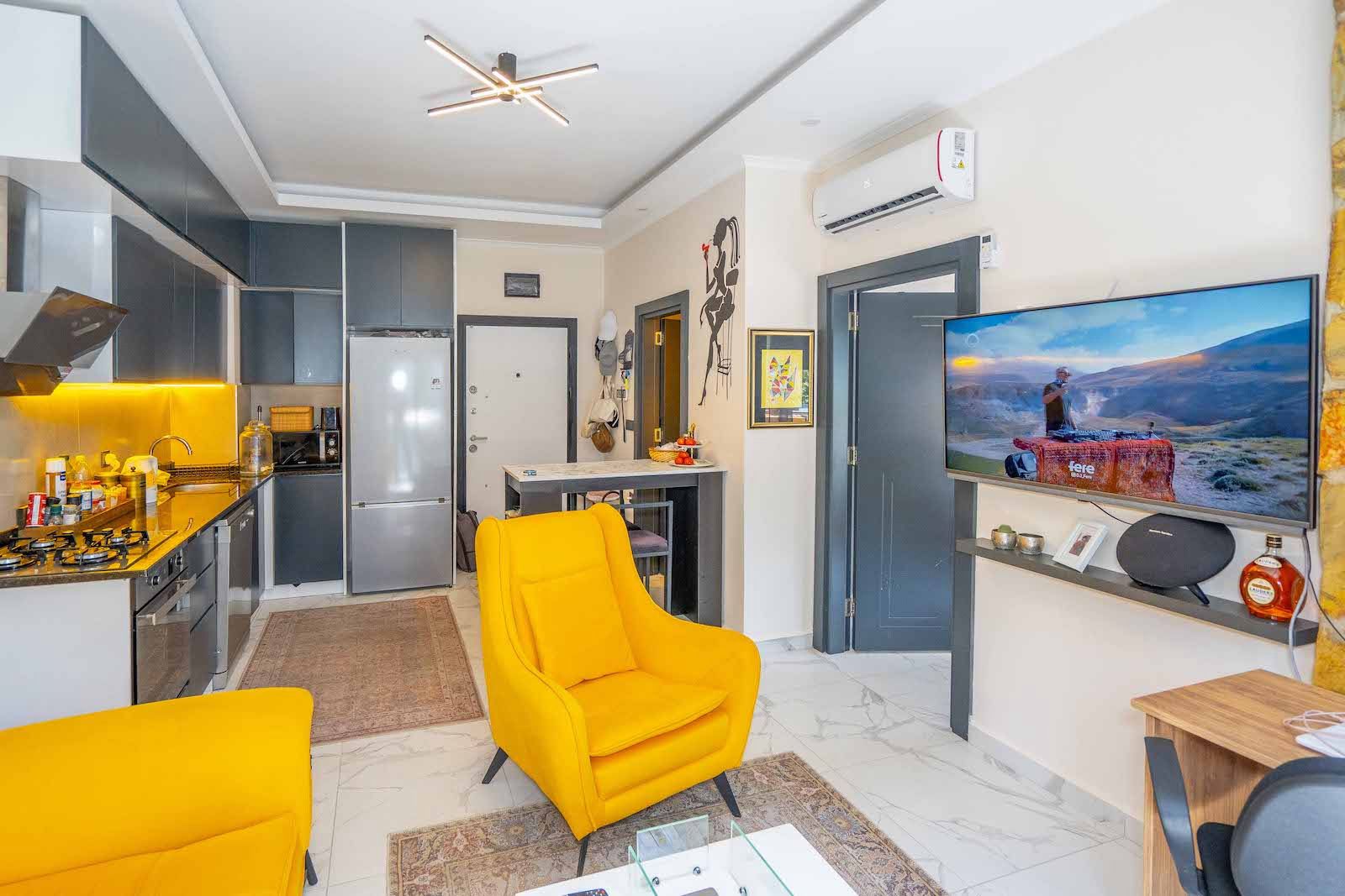 Двухкомнатная квартира с видом на город в центре Аланьи  - Фото 13