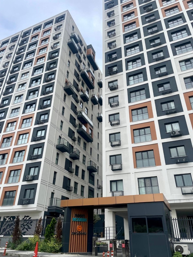 Современный жилой комплекс района Кягытхане Стамбул. - Фото 3