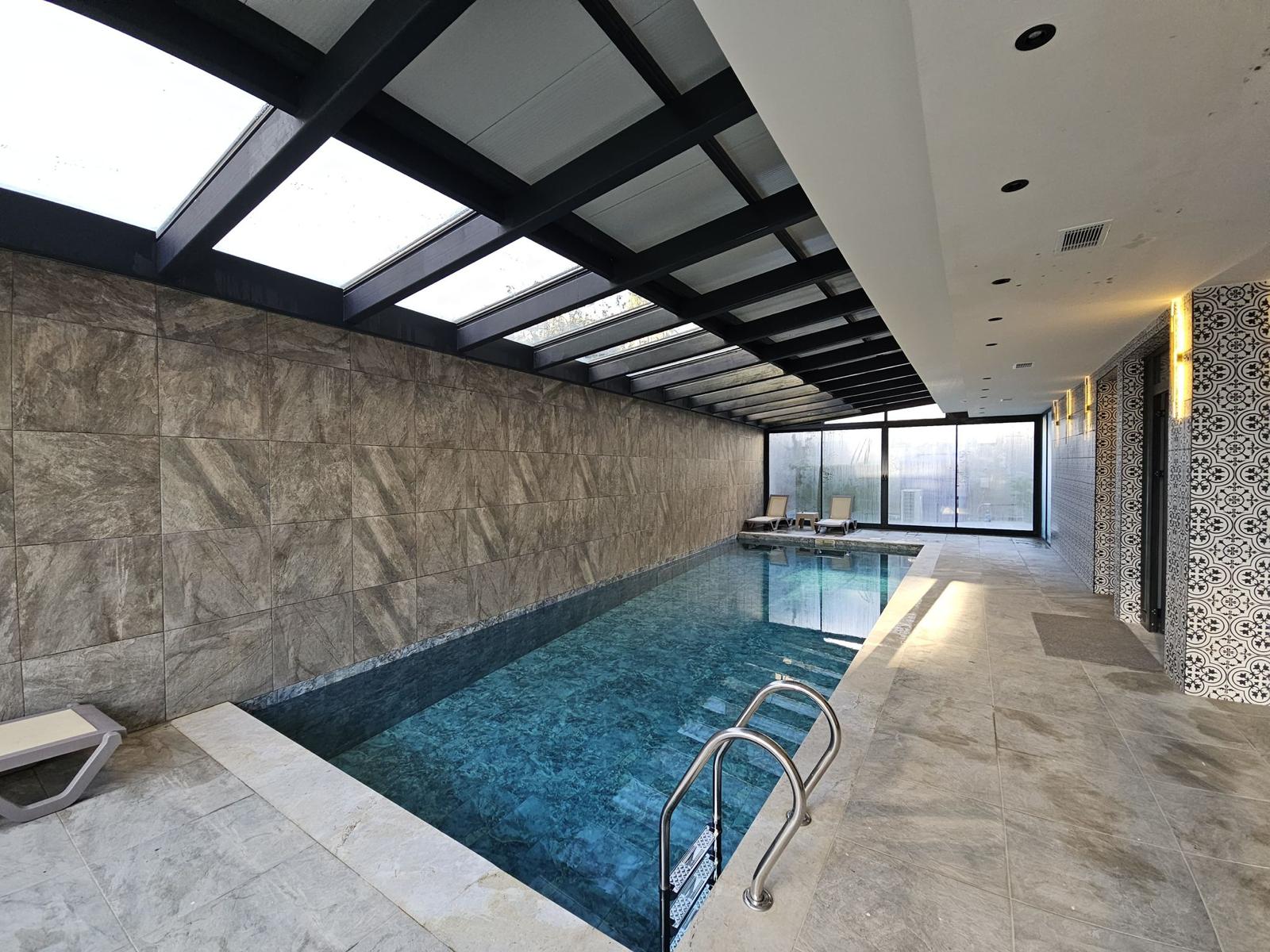 Двухуровневый пентхаус планировкой 3+1 с видом на Кале в районе пляжа Клеопатра.  - Фото 30