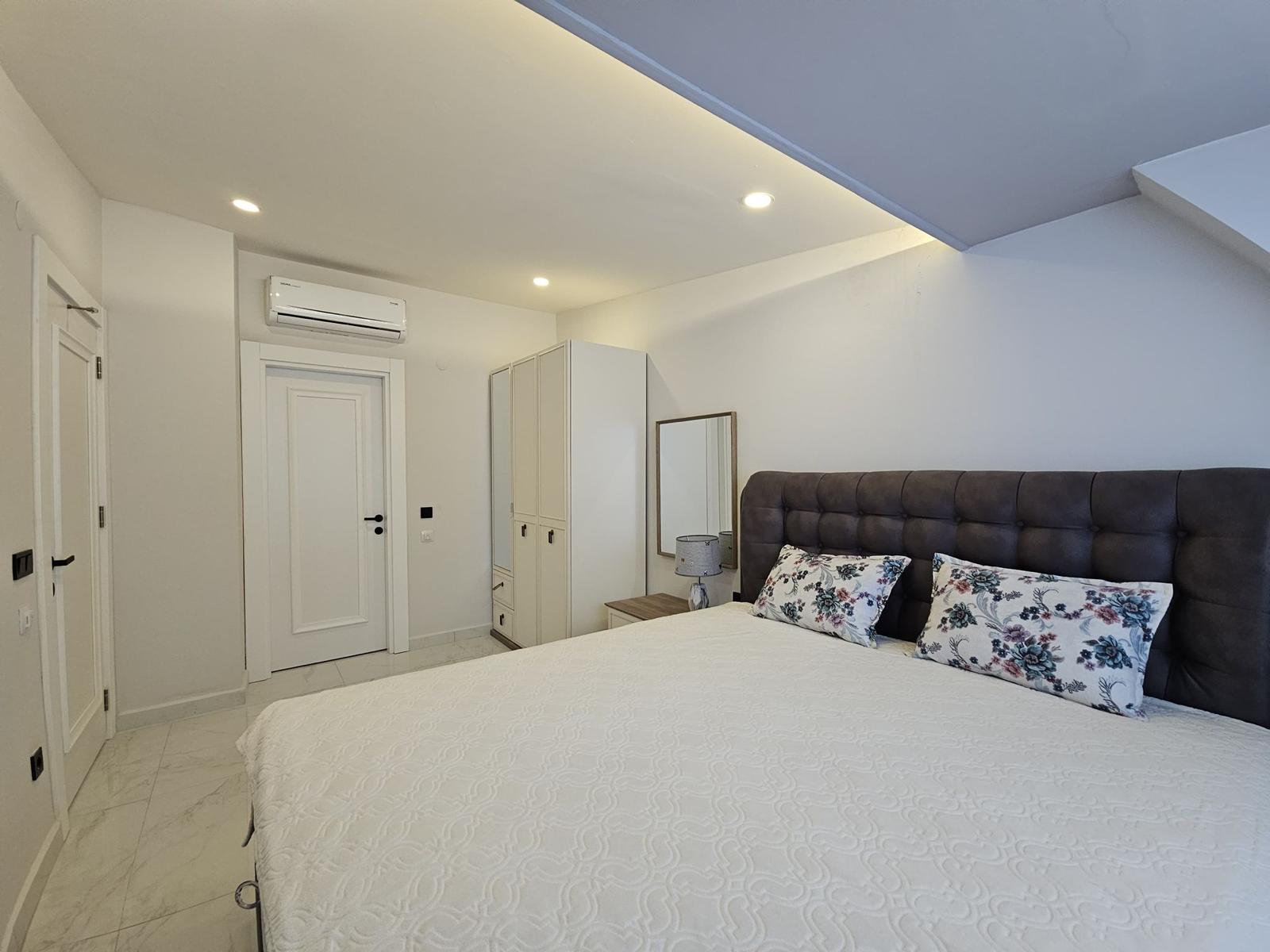 Двухуровневый пентхаус планировкой 3+1 с видом на Кале в районе пляжа Клеопатра.  - Фото 9