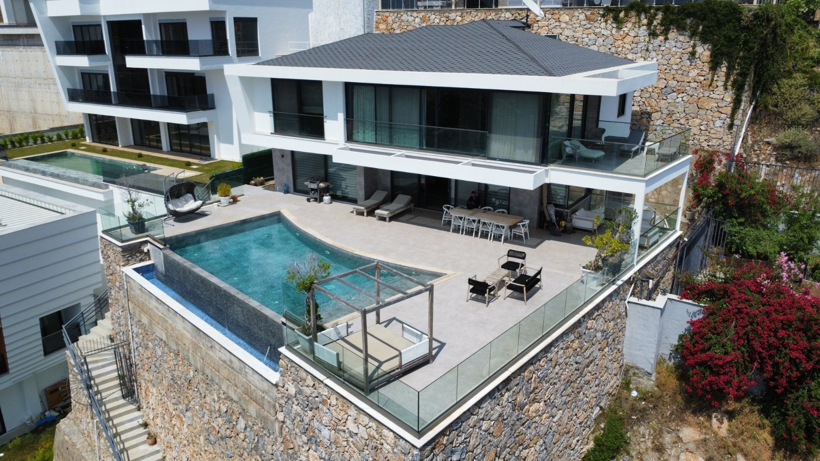 Просторная вилла с панорамным видом на море и крепость  - Фото 2