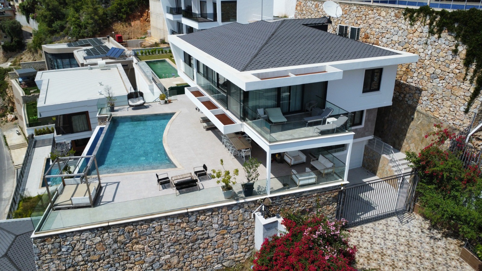 Просторная вилла с панорамным видом на море и крепость  - Фото 5