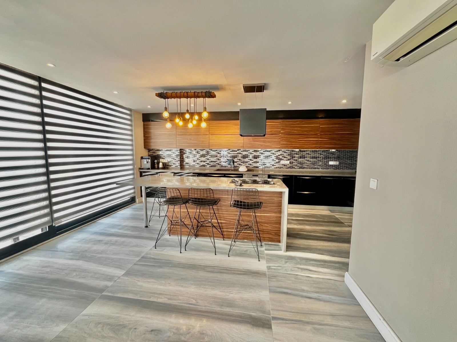 Просторная вилла с панорамным видом на море и крепость  - Фото 25