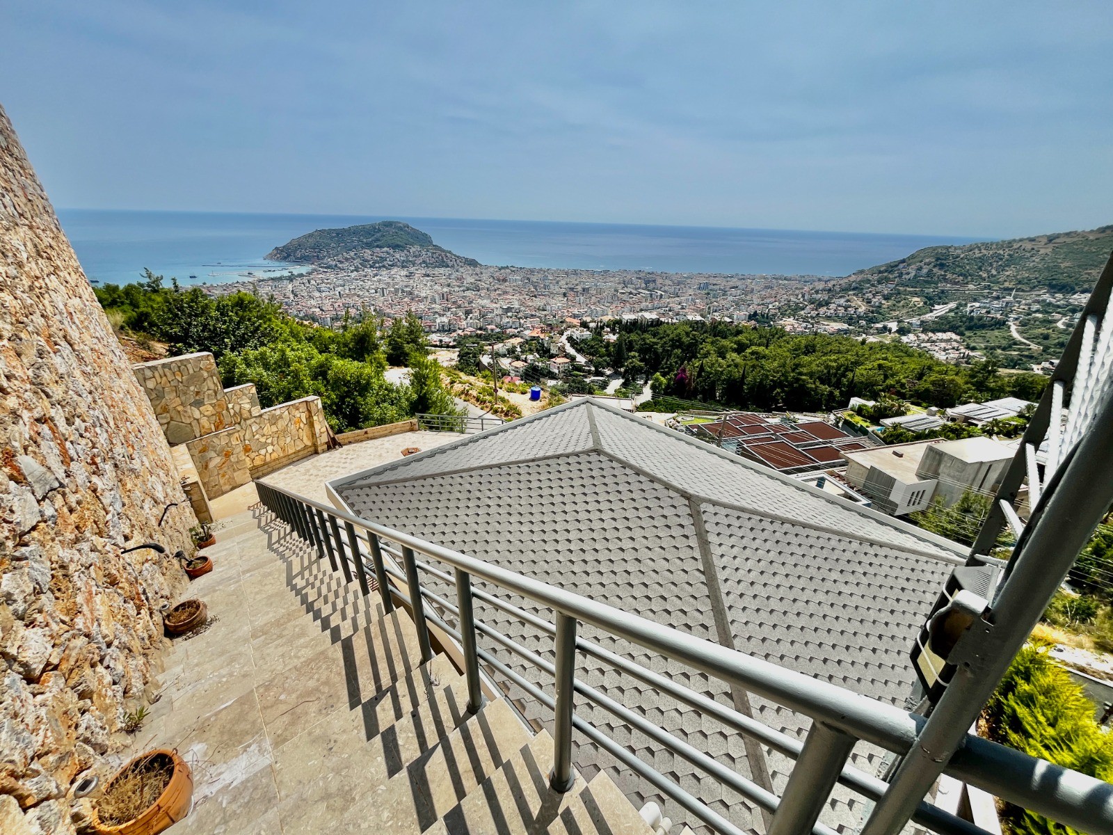 Просторная вилла с панорамным видом на море и крепость  - Фото 48