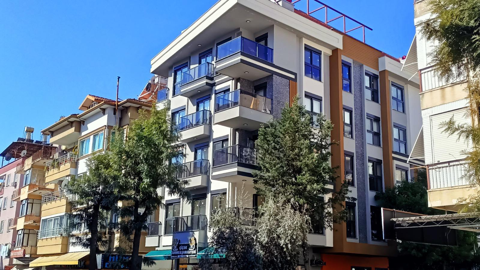 Трехкомнатная квартира в 600 метрах от моря 