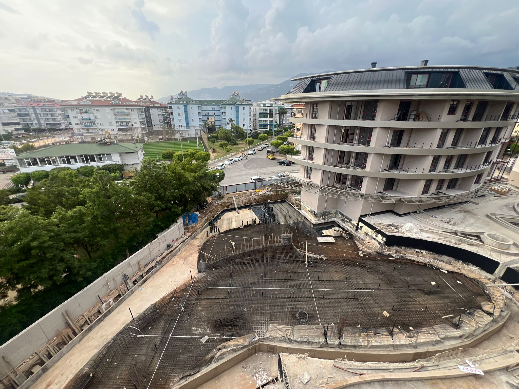 Современный жилой комплекс в европейском районе Оба в шаговой доступности до моря. - Фото 29