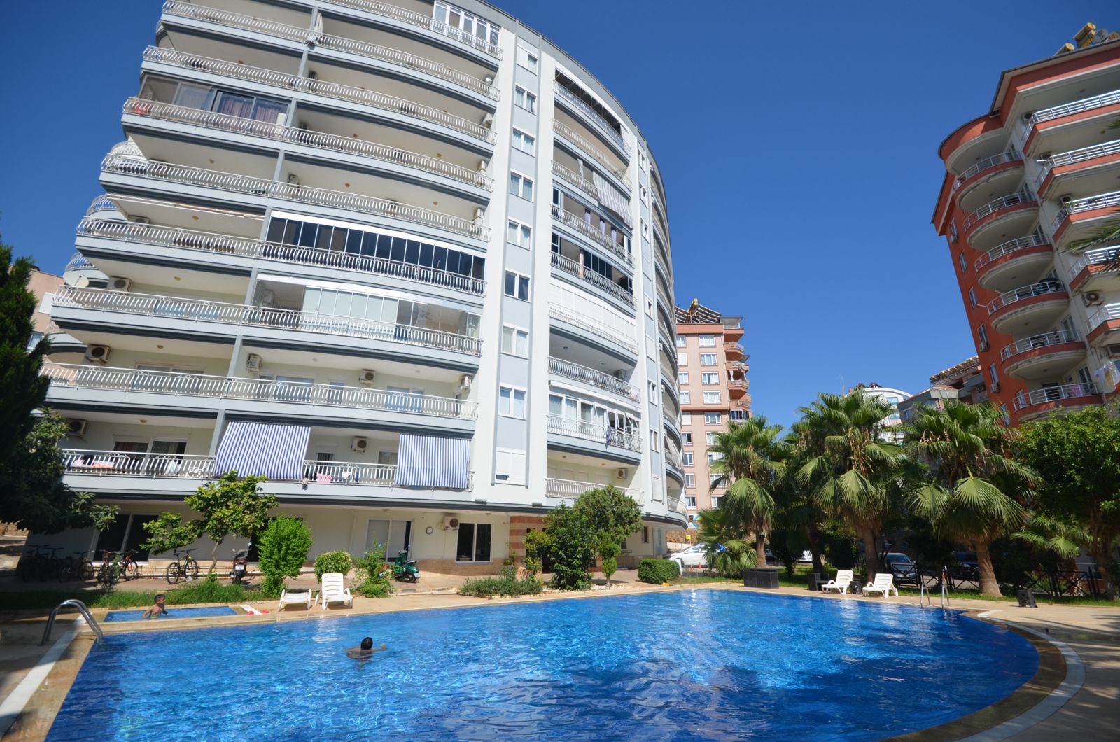 Просторная мебелированная квартира в районе Тосмур Аланья.  - Фото 13