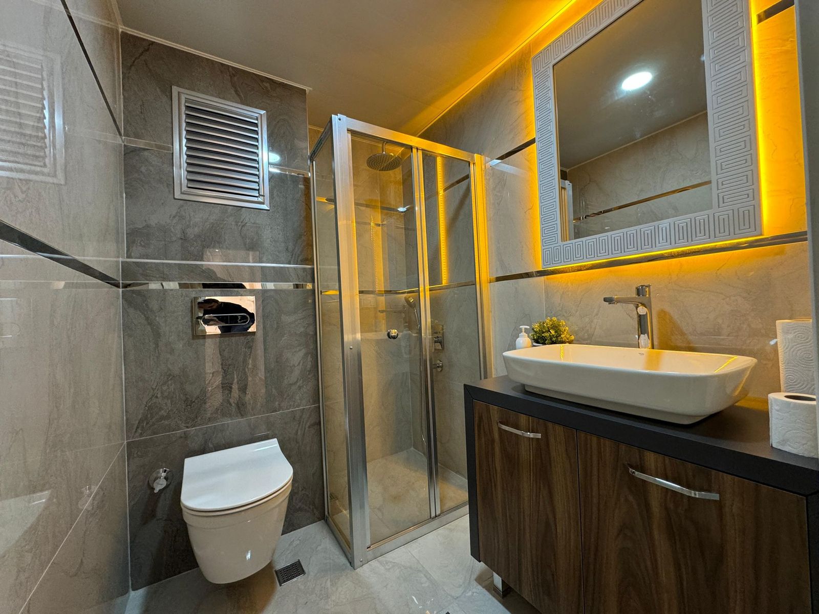 Квартира планировкой 2+1 с видом на море в районе Тосмур Аланья.  - Фото 18