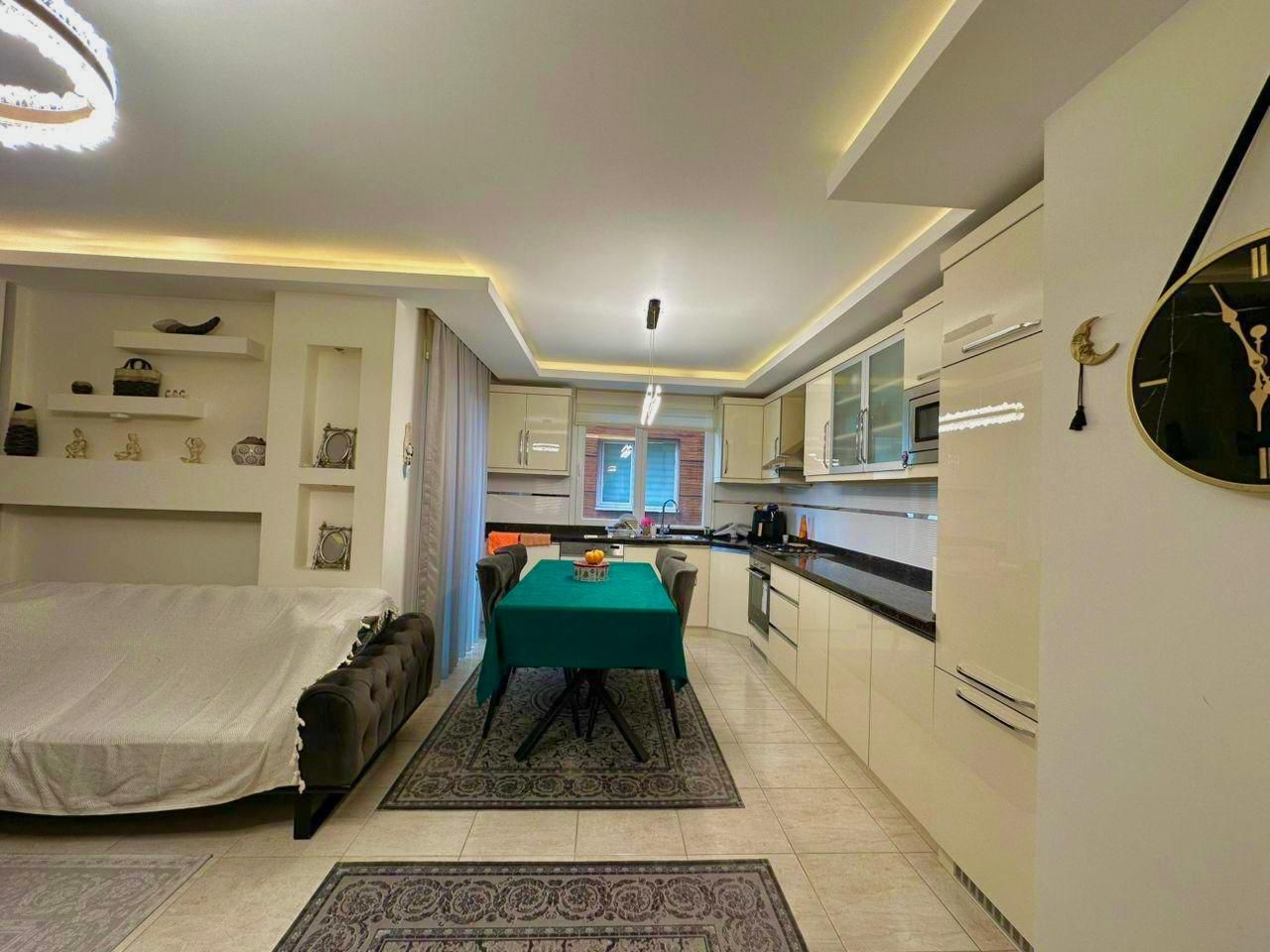 Просторная мебилированная квартира планировкой 2+1 в районе Оба Аланья  - Фото 3