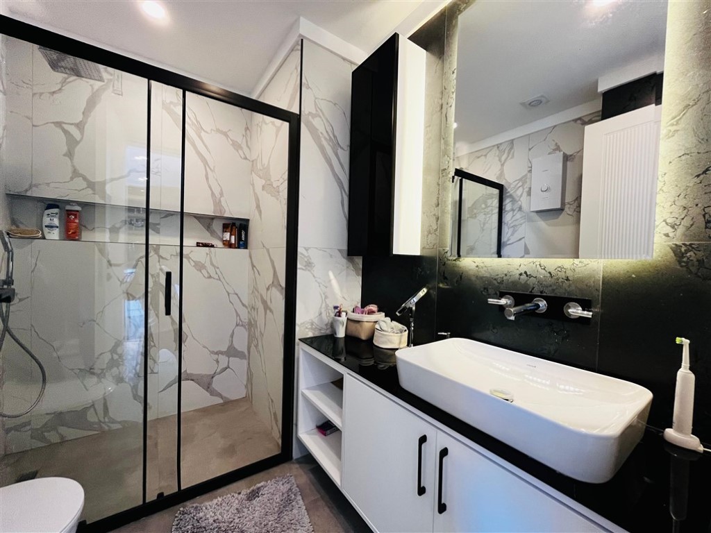 Уютные апартаменты у пляжа Клеопатра с видом на море — центр Аланьи. - Фото 13