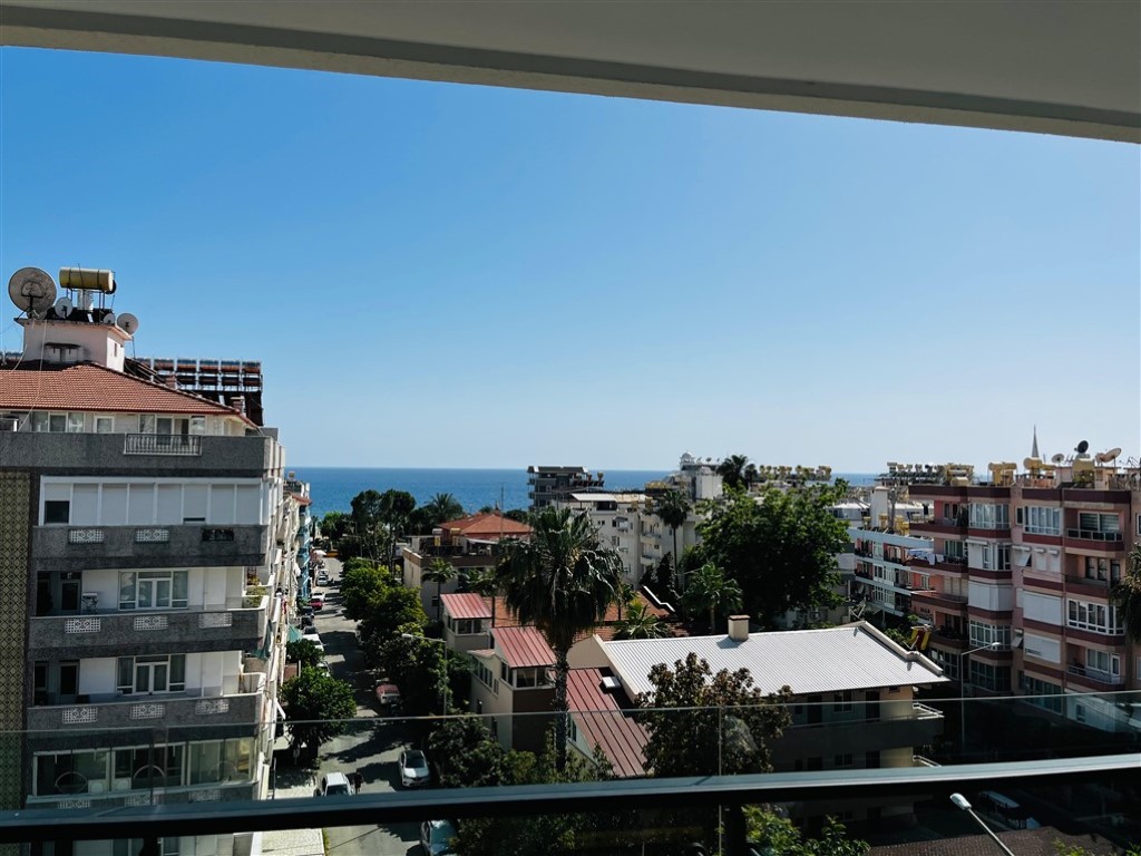 Уютные апартаменты у пляжа Клеопатра с видом на море — центр Аланьи. - Фото 9