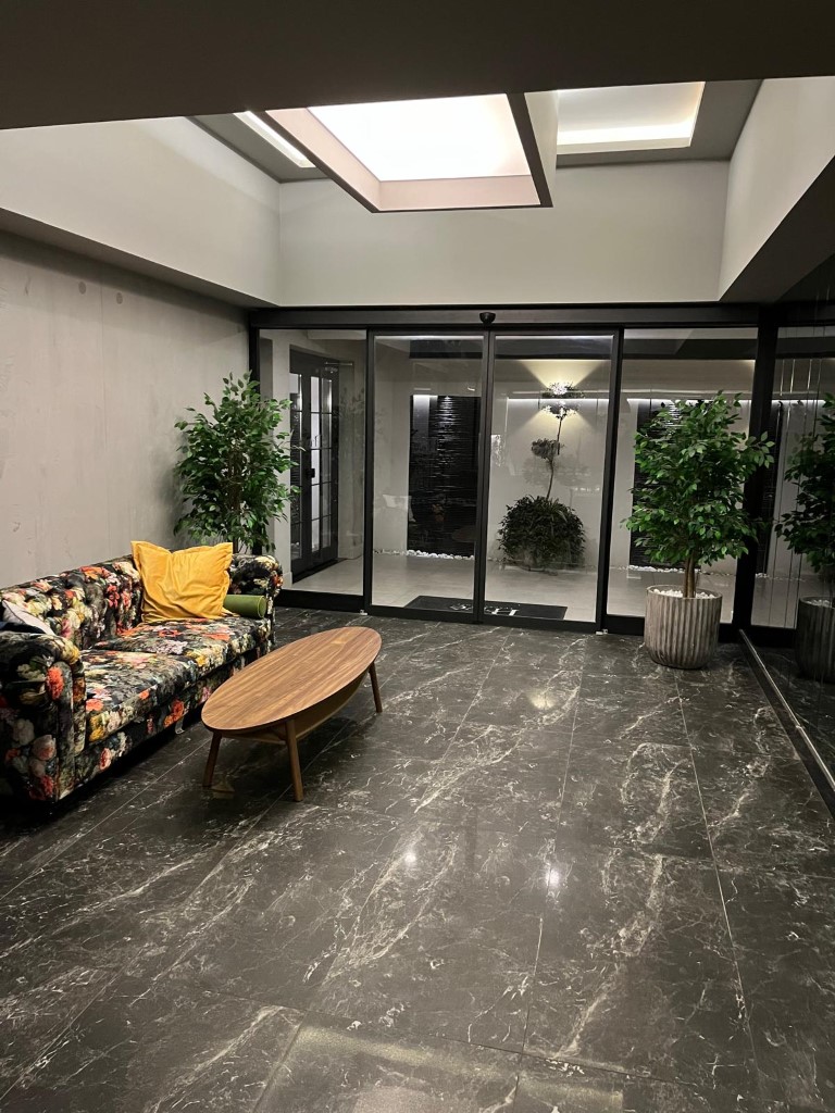 Уютные апартаменты у пляжа Клеопатра с видом на море — центр Аланьи. - Фото 26