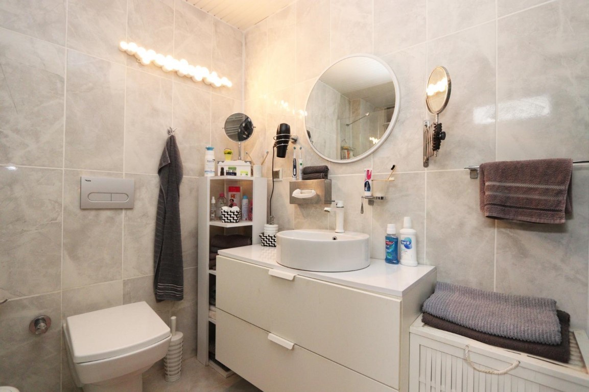 Просторная мебелированная вилла планировкой  5+1  в районе Каргыджак Аланья. - Фото 16