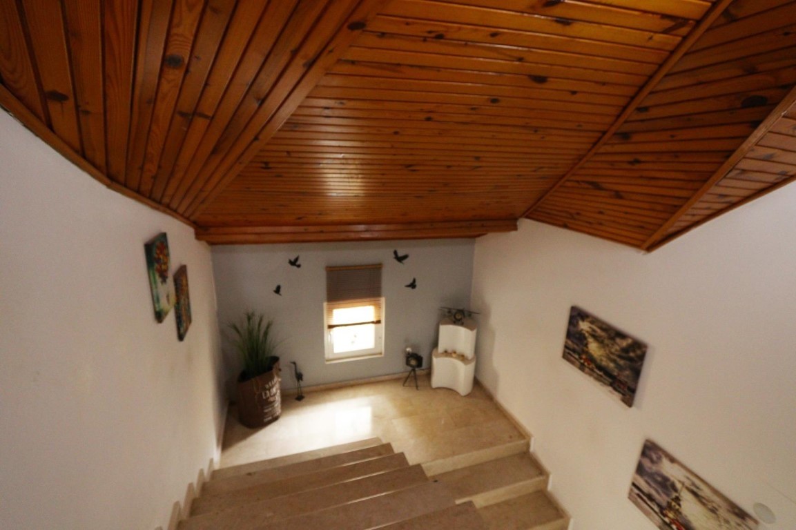 Просторная мебелированная вилла планировкой  5+1  в районе Каргыджак Аланья. - Фото 17