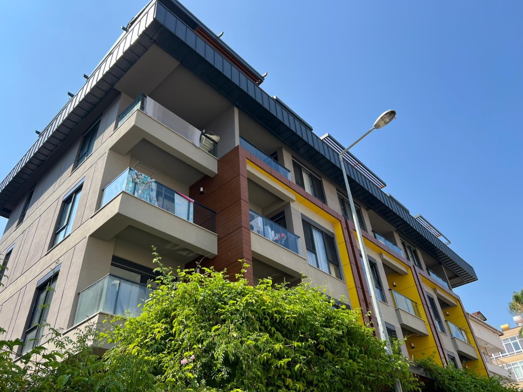 Просторная квартира планировкой 2+1 в районе пляжа Клеопатра Аланья.