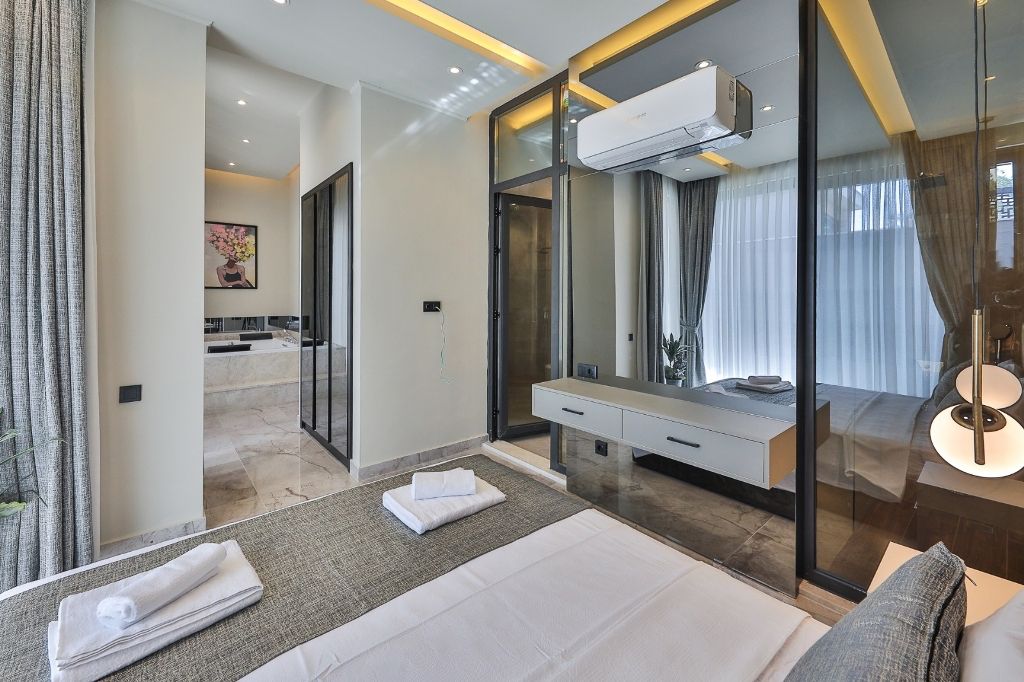 Шикарная вилла с видом на море и горы в Фетхие. - Фото 25