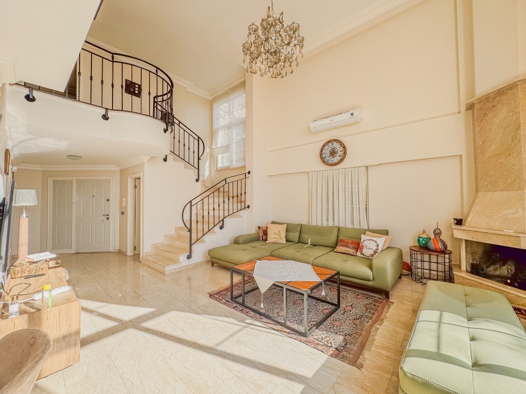 Вилла в районе Тепе Аланья с видом на море и правом на гражданство. - Фото 14