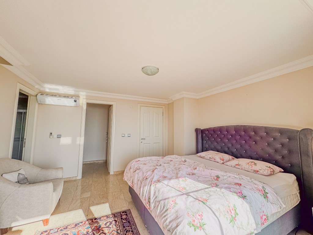 Вилла в районе Тепе Аланья с видом на море и правом на гражданство. - Фото 34