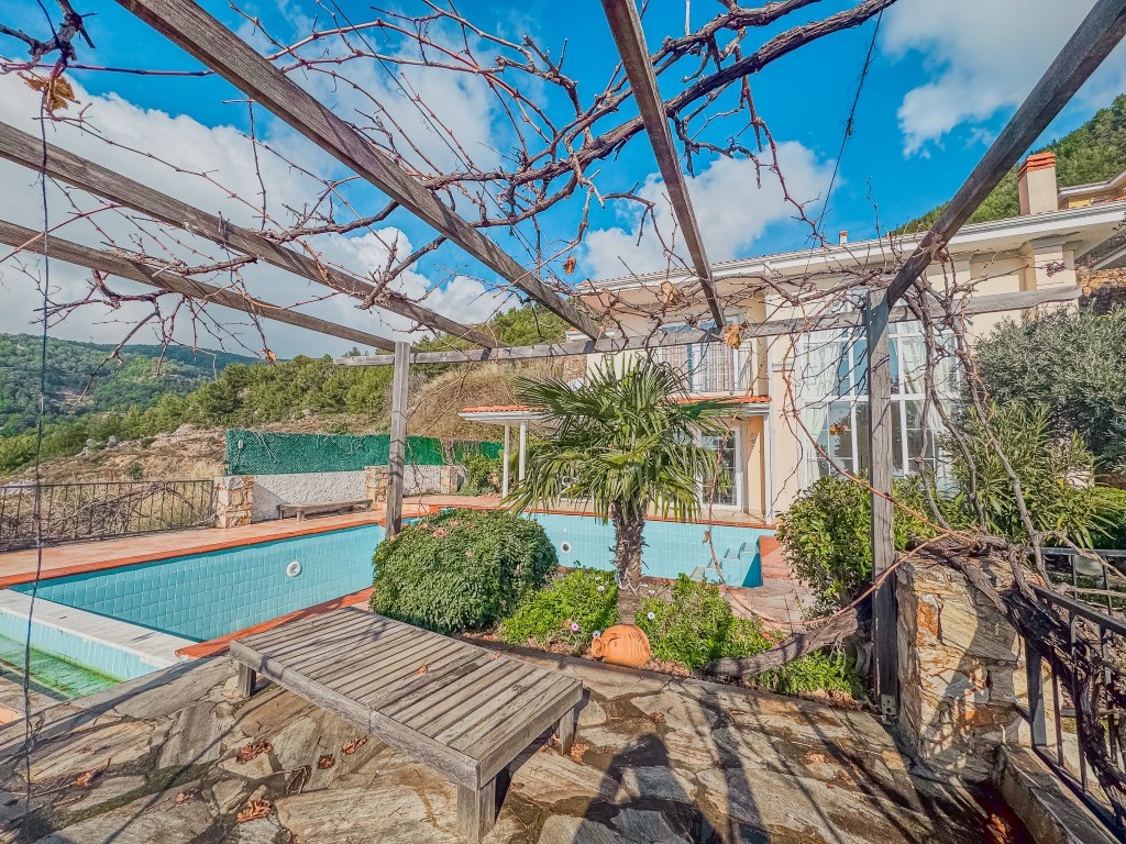 Вилла в районе Тепе Аланья с видом на море и правом на гражданство. - Фото 7