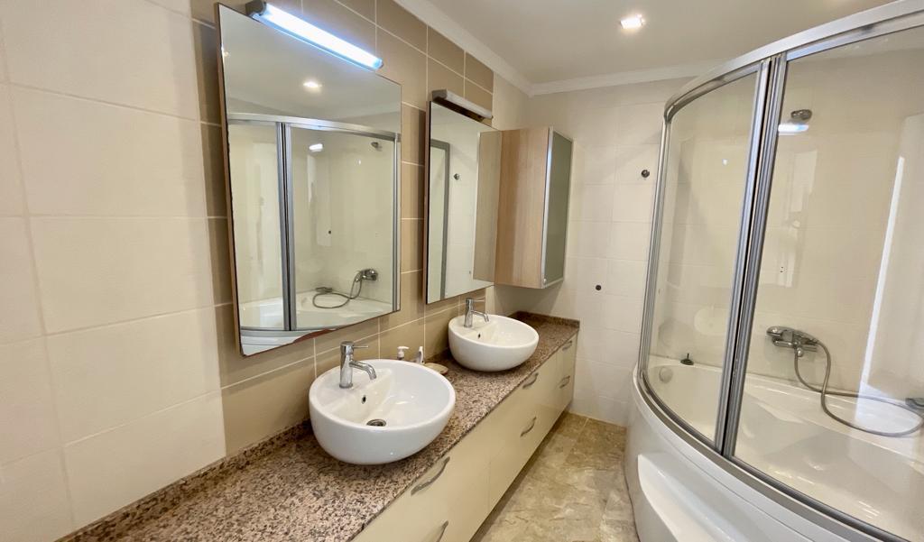 Просторная мебилированная вилла в Бодруме с видом на море.  - Фото 20