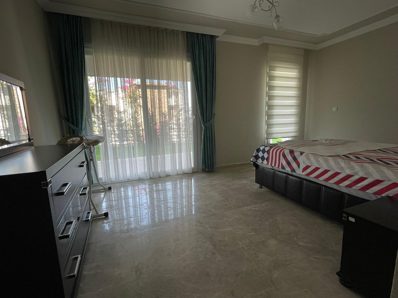 Просторная мебилированная вилла в Бодруме с видом на море.  - Фото 25