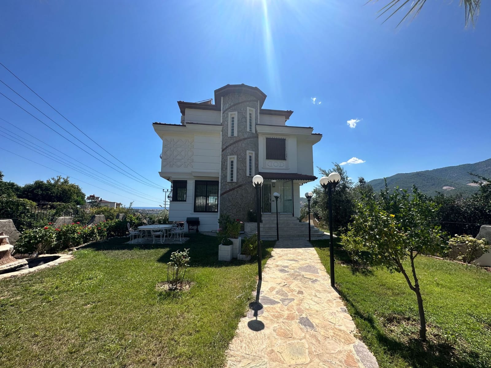 Просторная вилла с личным бассейном район Оба Аланья. 