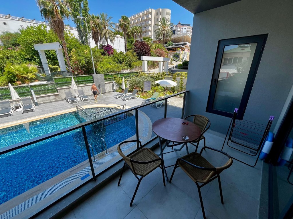 Мебилированная квартира c видом на бассейн планировкой 1+1 район Кестель Аланья.  - Фото 18