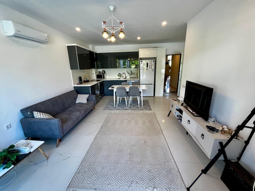 Мебилированная квартира c видом на бассейн планировкой 1+1 район Кестель Аланья.  - Фото 15