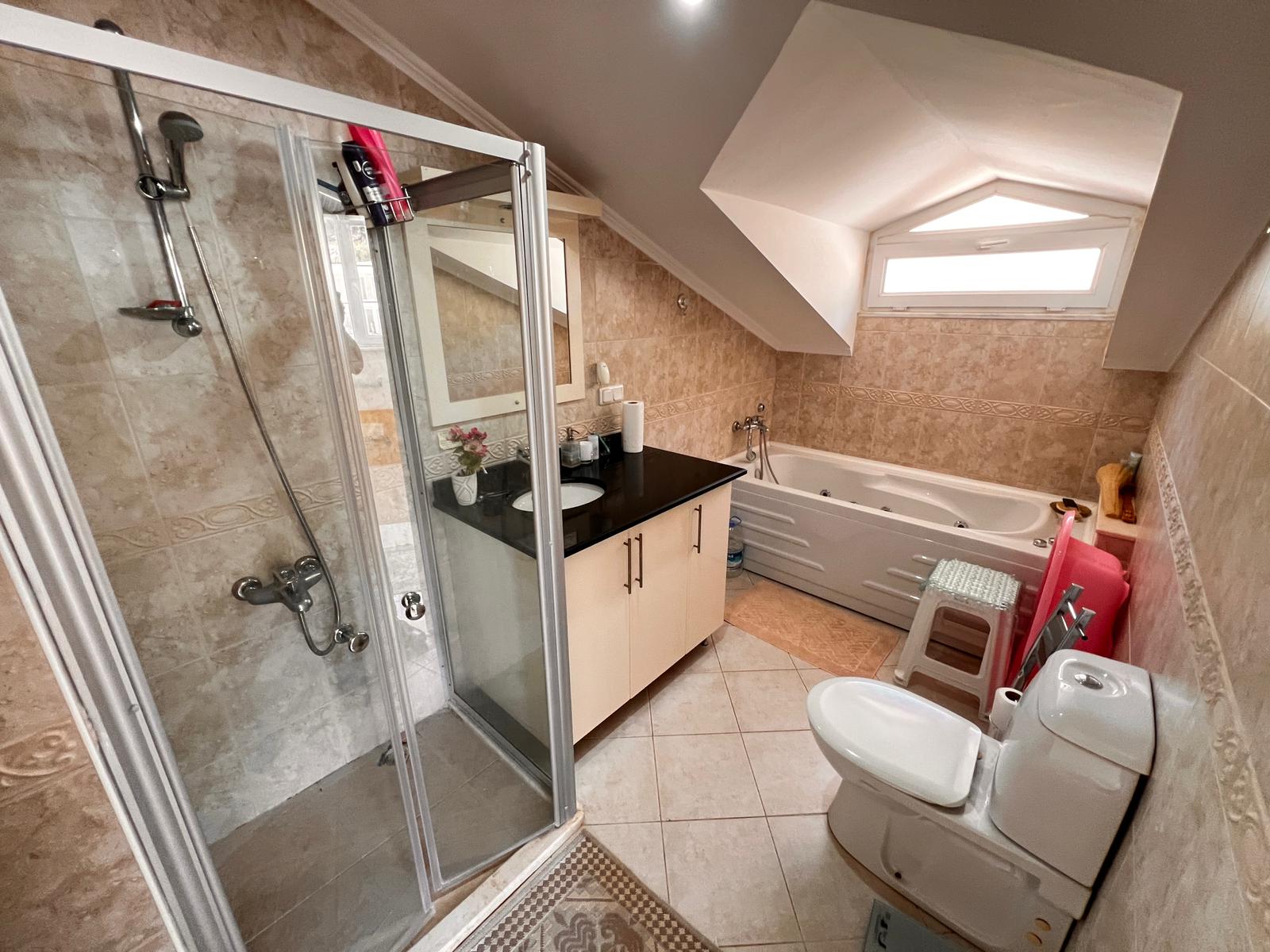 Вилла с видом на море и город район Бекташ Аланья.  - Фото 16