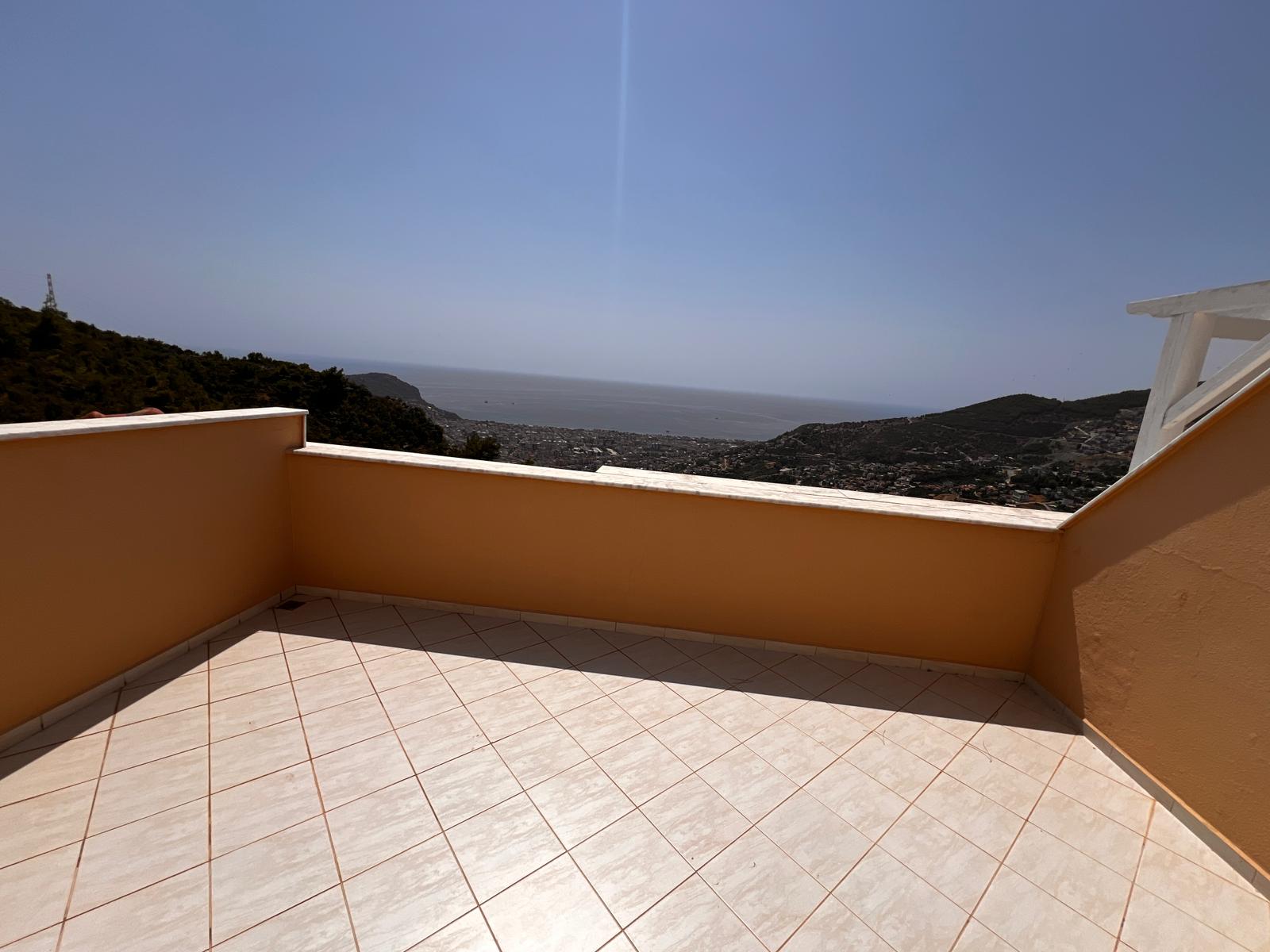 Вилла с видом на море и город район Бекташ Аланья.  - Фото 21