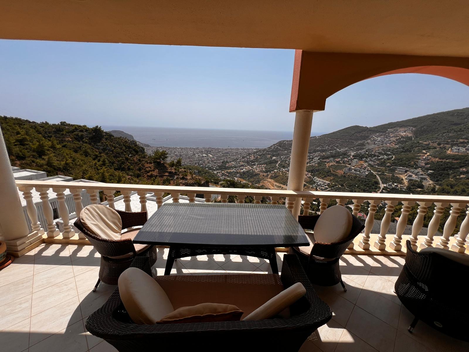 Вилла с видом на море и город район Бекташ Аланья.  - Фото 20