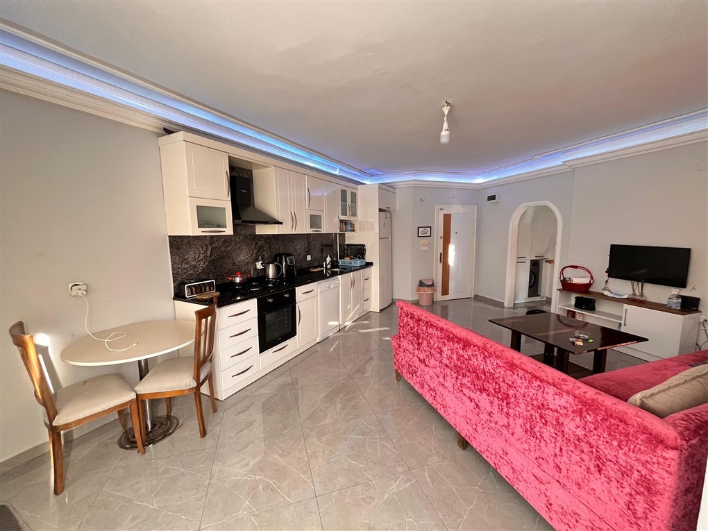 Мебилированная квартира планировкой 1+1  в 70 метрах от пляжа район Оба Аланья.  - Фото 3